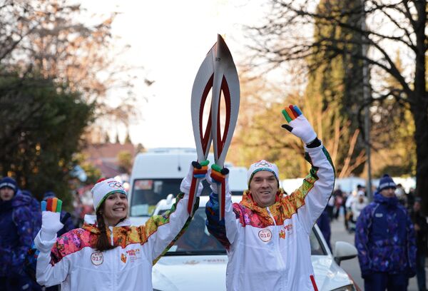 La llama olímpica llega a la ciudad de Sochi - Sputnik Mundo
