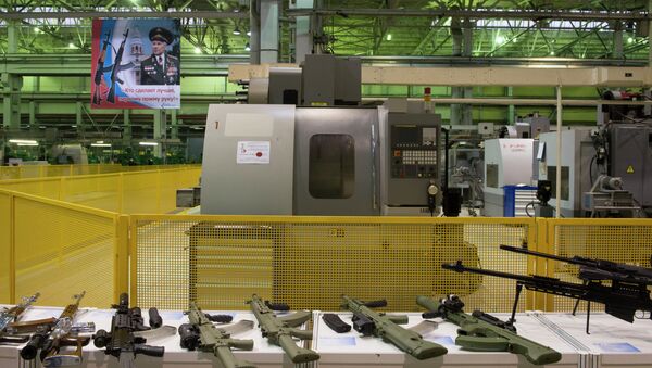 El consorcio Kalashnikov bate récords de producción de armas - Sputnik Mundo