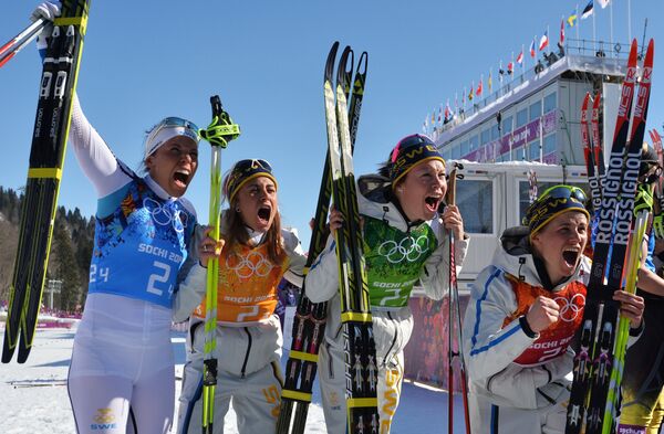 El equipo femenino sueco de esquí - Sputnik Mundo