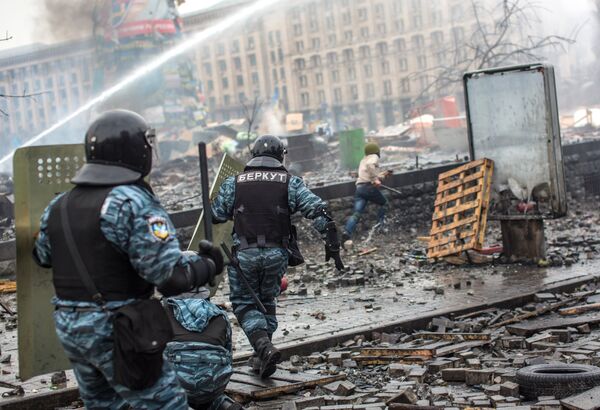 Amnistía Internacional destaca violencia policial en Ucrania - Sputnik Mundo