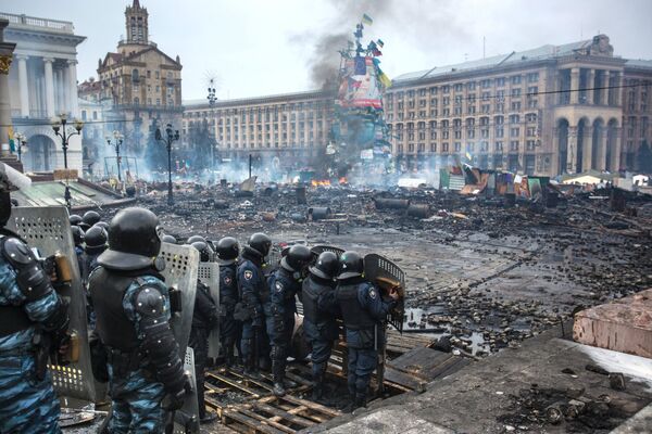 Experto ruso descarta implicación de antidisturbios Berkut en las matanzas en Kiev - Sputnik Mundo