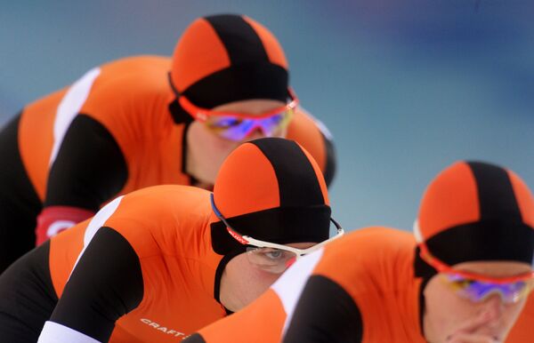 Patinadoras holandesas marcan un nuevo récord olímpico en persecución por equipos - Sputnik Mundo