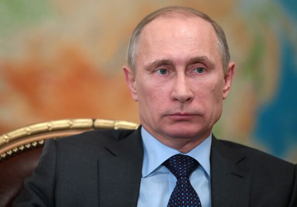 Putin ordena continuar contactos económicos con Kiev y estudiar ayuda a Crimea - Sputnik Mundo