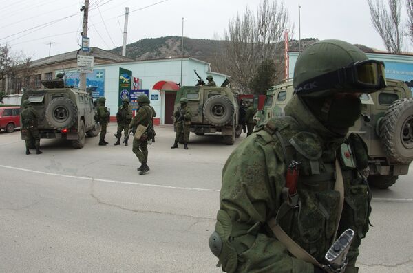 Kiev niega que sus militares abandonen los cuarteles en Crimea - Sputnik Mundo