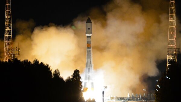 Lanzamiento del cohete portador Soyuz 2.1b con satélite Glonass-M a bordo (archivo) - Sputnik Mundo