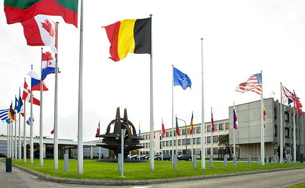 La OTAN abre espacio aéreo sobre Kosovo para los vuelos civiles - Sputnik Mundo