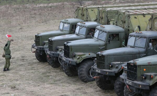 Rusia comienza un simulacro militar en la frontera con Ucrania - Sputnik Mundo
