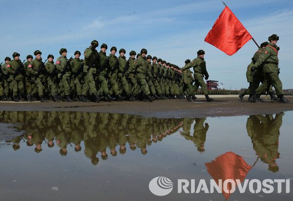 Militares se preparan para el Desfile de la Victoria en la Plaza Roja - Sputnik Mundo