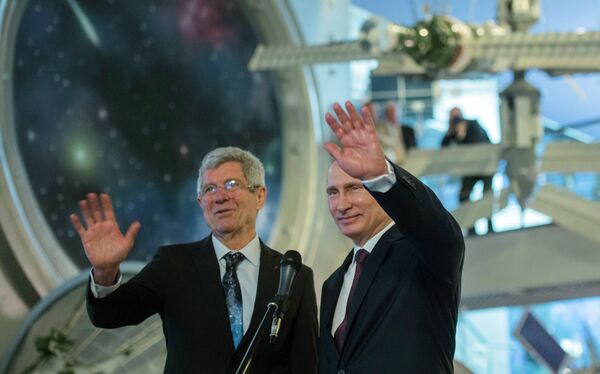 Presidente de Rusia, Vladímir Putin, felicitó a la tripulación de la Estación Espacial Internacional (ISS) por el Día de la Cosmonáutica - Sputnik Mundo