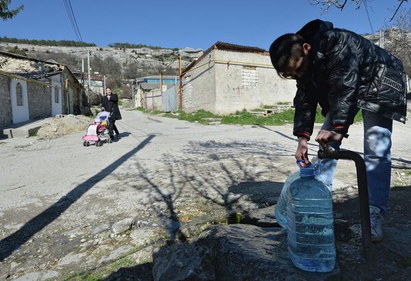 El sistema de abastecimiento de agua en Crimea se podría construir en cuatro años - Sputnik Mundo