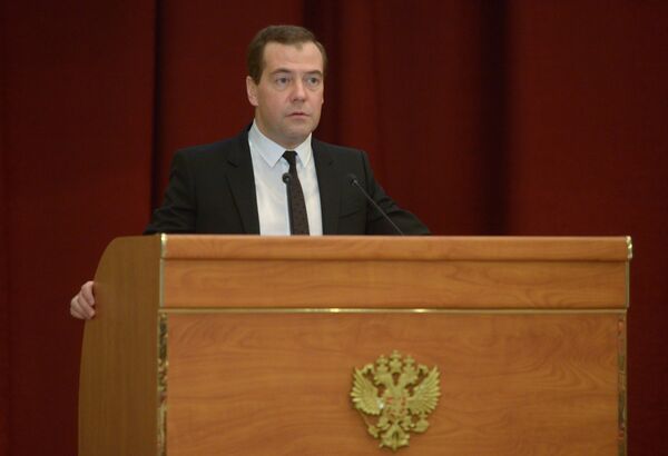 El primer ministro ruso, Dmitri Medvédev, en una reunión del Ministerio de Economía y Desarrollo, 18 de abril 2014 - Sputnik Mundo