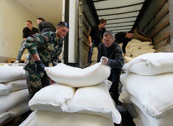 Rusia, dispuesta a enviar 60 toneladas de ayuda humanitaria al este de Ucrania - Sputnik Mundo