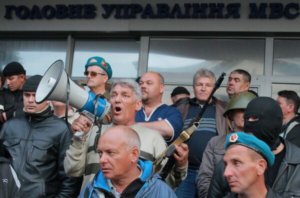 Manifestantes toman la sede de la televisión regional en Lugansk - Sputnik Mundo