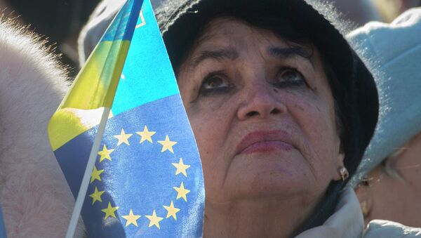 Mitin de la Plaza de la Independencia en Kyiv en pro de la euro integración de Ucrania (archivo) - Sputnik Mundo