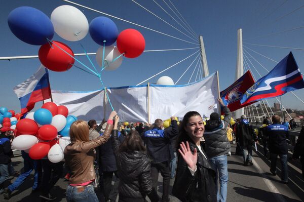 Sindicatos rusos celebran con manifestaciones multitudinarias la fiesta del 1 de mayo - Sputnik Mundo