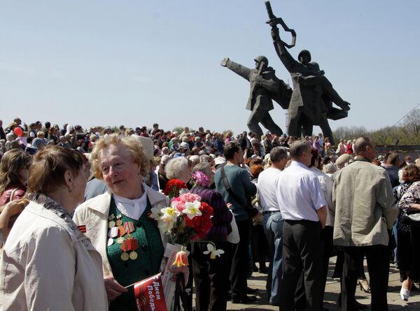 La celebración del 9 de mayo en Riga - Sputnik Mundo