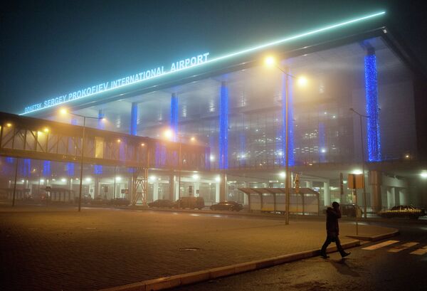El aeropuerto de Donetsk reanuda sus operaciones - Sputnik Mundo