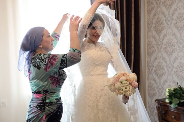 Las bodas tradicionales chechenas - Sputnik Mundo