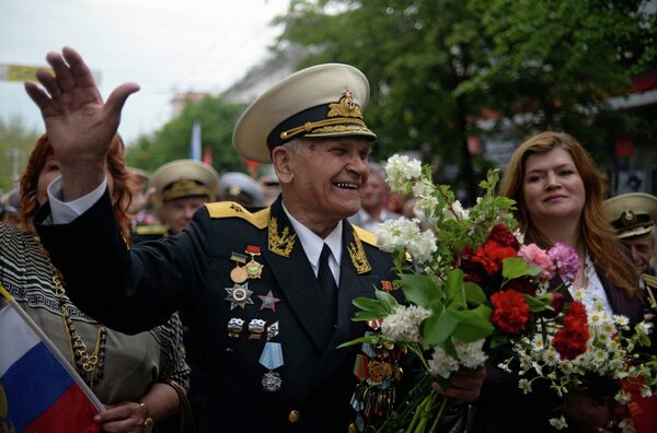 Desfile de los veteranos de guerra en Sebastopol - Sputnik Mundo