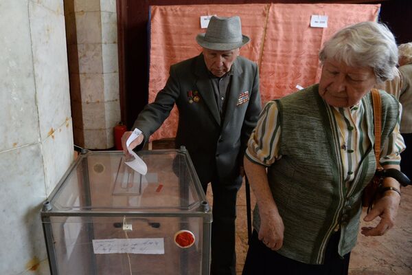 Kiev declara que el estatus de las regiones de Ucrania no cambiará a raíz del referendo - Sputnik Mundo