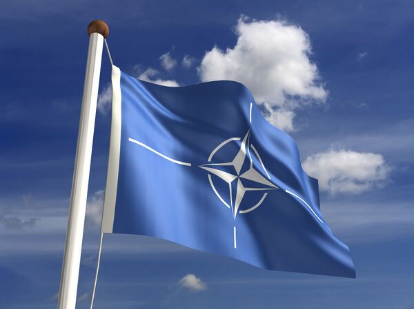 El presidente de Estonia aboga por el despliegue de bases permamentes de OTAN en su país - Sputnik Mundo