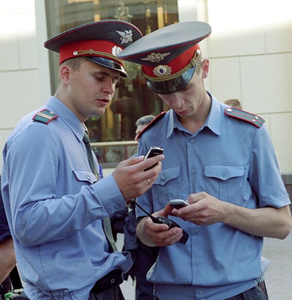 Los policías rusos podrán seguir usando smartphones - Sputnik Mundo