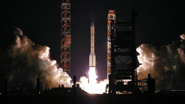 Rusia tardará tres años en remplazar el satélite Express-AM4R - Sputnik Mundo
