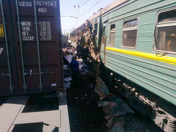 Al menos cuatro muertos en colisión de trenes cerca de Moscú - Sputnik Mundo