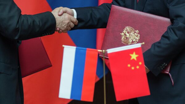 Lavrov niega que la cooperación entre Rusia y China apunte contra terceros países - Sputnik Mundo