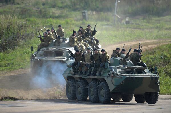 Rusia promete replegar en 20 días las tropas de la frontera con Ucrania - Sputnik Mundo