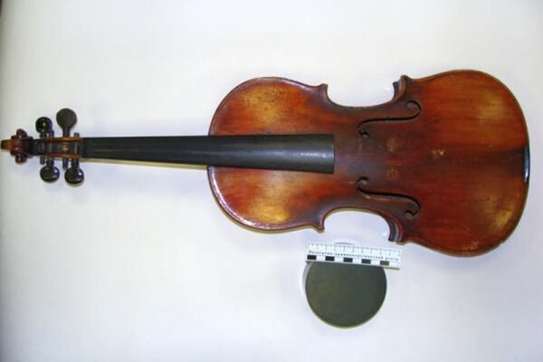 Policía descubre un Stradivarius en Rusia - Sputnik Mundo