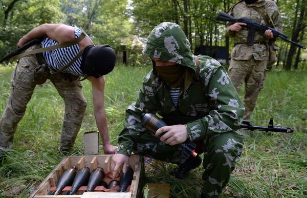 Campamento de entrenamientos del batallón Vostok, en la región de Donetsk - Sputnik Mundo