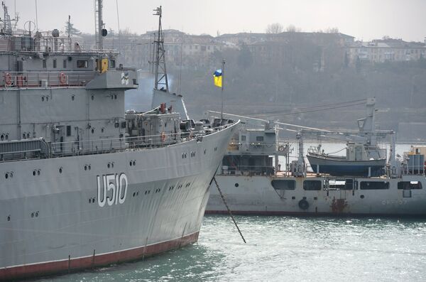 Rusia entrega a Ucrania otros tres buques emplazados en Crimea - Sputnik Mundo