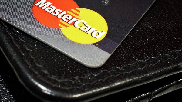 MasterCard pretende subcontratar el procesamiento de sus tarjetas en Rusia - Sputnik Mundo