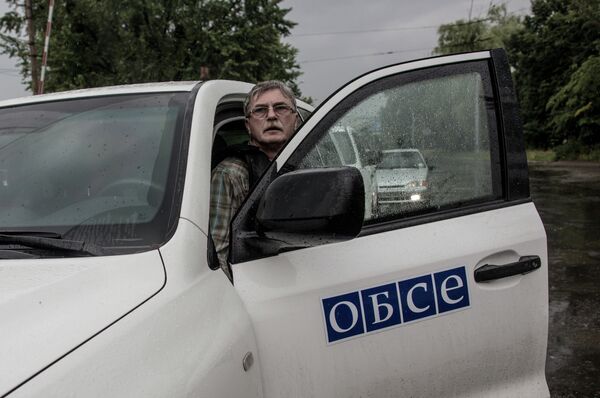 Donetsk se compromete a liberar a cuatro observadores de la OSCE - Sputnik Mundo