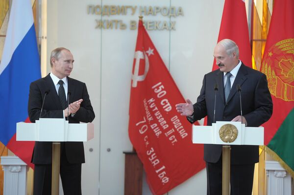Presidente de Rusia, Vladímir Putin y presidente de Bielorrusia, Alexandr Lukashenko - Sputnik Mundo