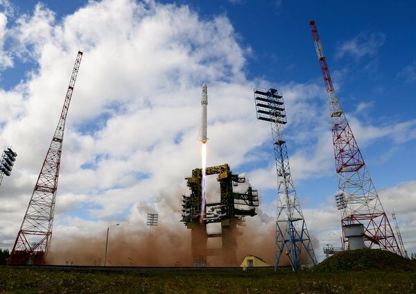 Rusia realiza un lanzamiento de prueba del cohete ecológico Angará - Sputnik Mundo