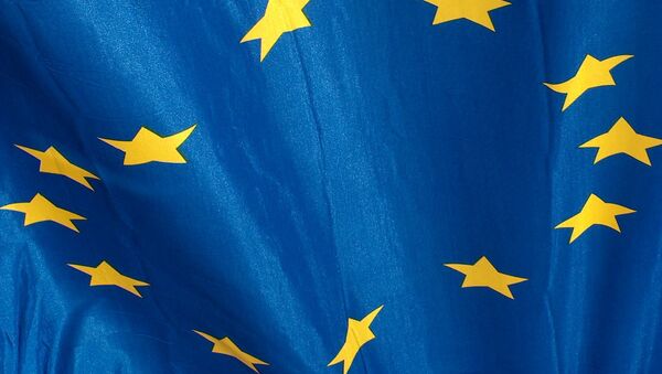 La UE revisará el impacto de sus sanciones a Rusia antes de noviembre - Sputnik Mundo