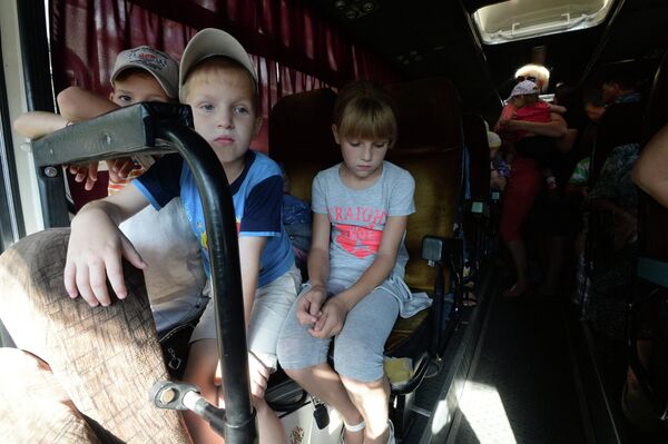Más de 18.000 niños refugiados de Ucrania se encuentran en Rusia - Sputnik Mundo