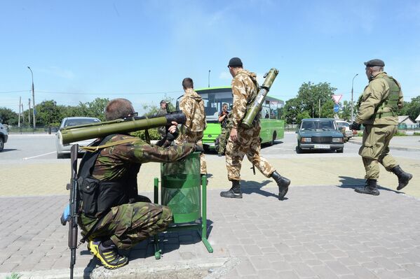 Donetsk bajo el fuego de la artillería - Sputnik Mundo