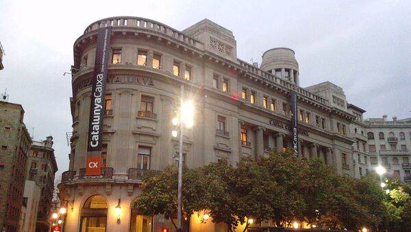 Los grandes bancos catalanes amenazan con trasladar sus sedes - Sputnik Mundo