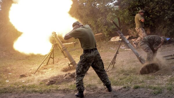 Militares ucranianos usan los morteros (archivo) - Sputnik Mundo