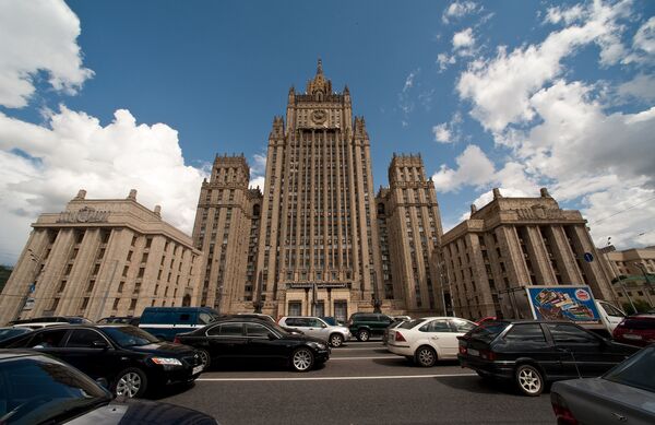 Moscú dice que nuevas sanciones de la UE son un voto contra la paz en Ucrania - Sputnik Mundo