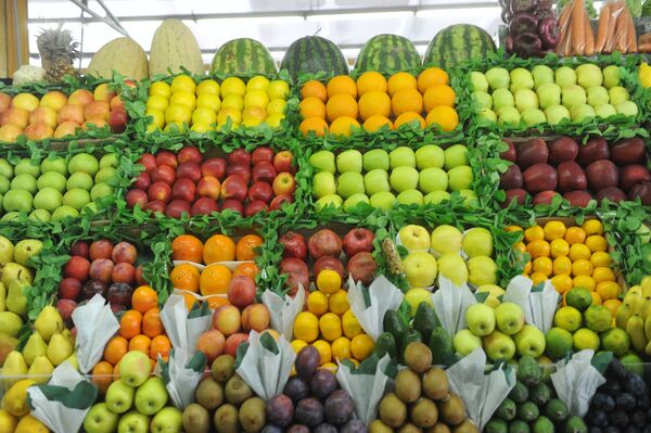 Uzbekistán dispuesto a doblar los suministros de frutas y legumbres a Rusia para 2016 - Sputnik Mundo