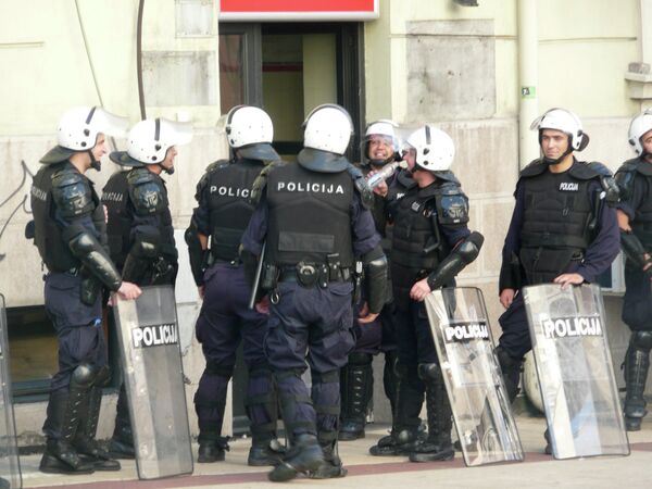 La policía de Kosovo detiene a 40 presuntos combatientes en Irak y en Siria - Sputnik Mundo