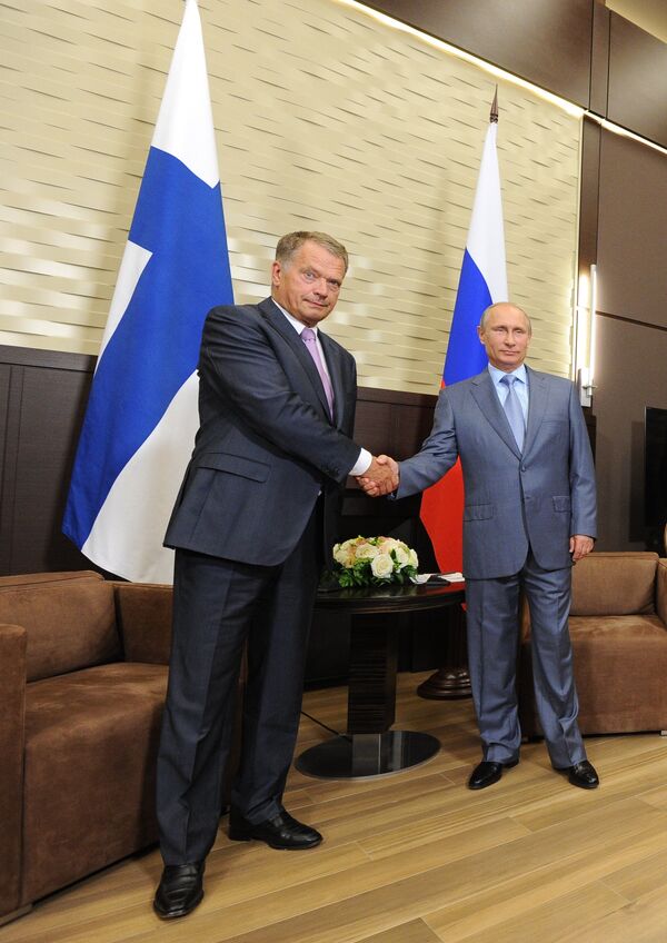 Sauli Niinistö, presidente de Finlandia, y  Vladímir Putin, presidente de Rusia - Sputnik Mundo