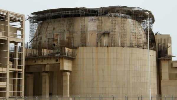 Rusia e Irán firman contrato para construir dos reactores en central de Bushehr - Sputnik Mundo