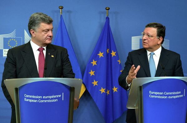 Petró Poroshenko, presidente de Ucrania y José Manuel Durao Barroso, presidente de la Comisión Europea (Archivo) - Sputnik Mundo