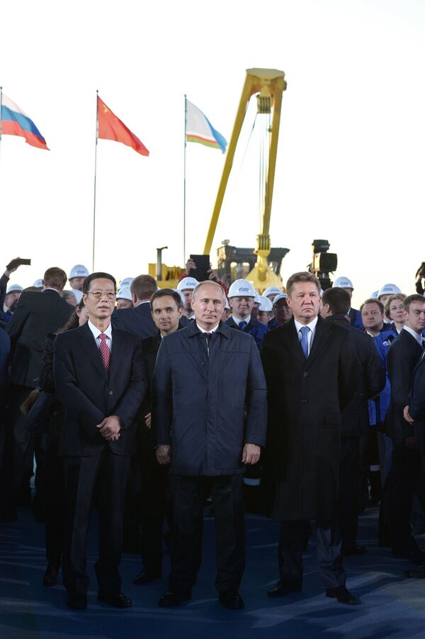 Viceprimer ministro de China, Zhang Gaoli, presidente de Rusia, Vladímir Putin y jefe de Gazprom, Alexéi Miller - Sputnik Mundo