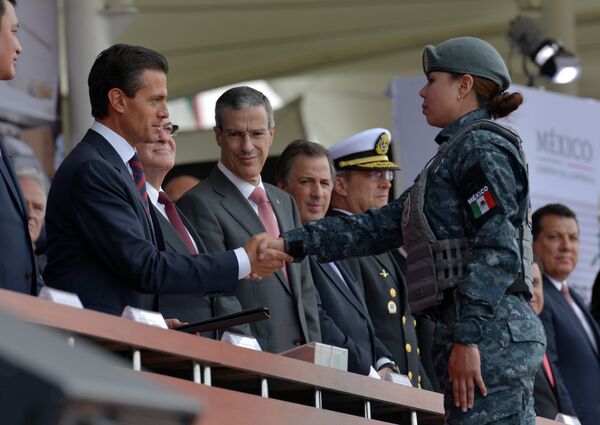 Peña ordena primer despliegue de la nueva gendarmería en México - Sputnik Mundo
